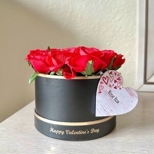 VALENTINE’S DAY ARTIFICIAL RED ROSE BOX